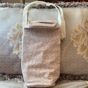 Snow Leopard Wine Bag